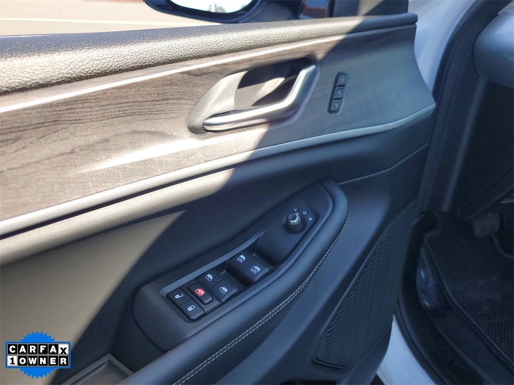 2023 Jeep Grand Cherokee Limited 4x2