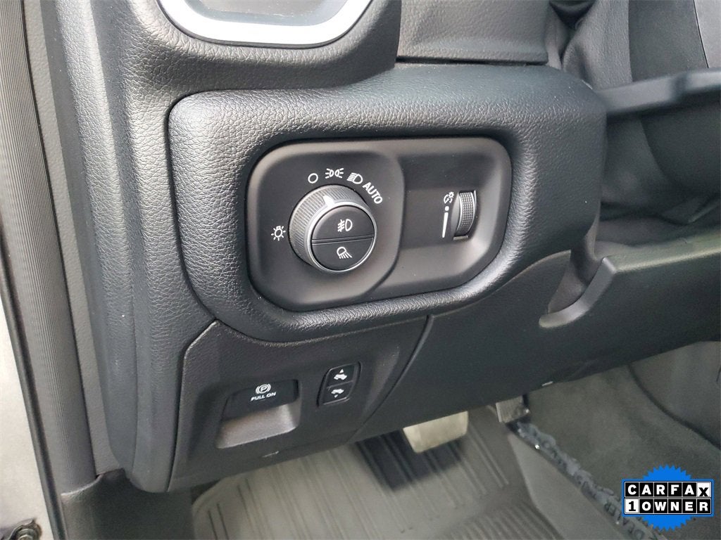 2021 RAM 1500 Big Horn Crew Cab 4x4 5'7" Box