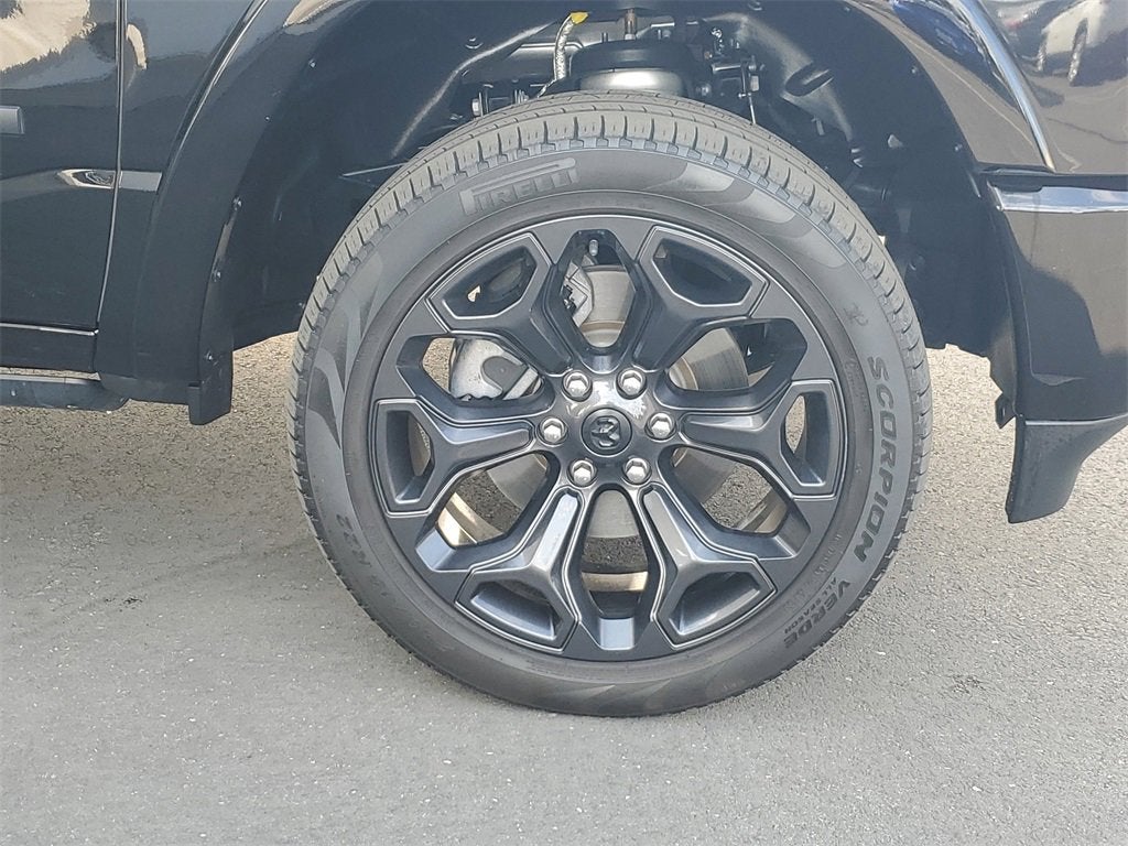 2023 RAM 1500 Limited Crew Cab 4x4 5'7" Box