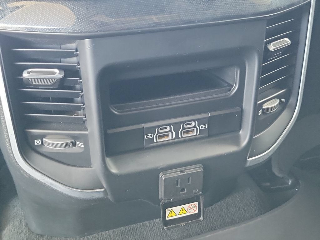 2022 RAM 1500 Laramie Crew Cab 4x4 5'7" Box