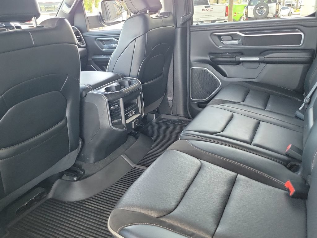 2022 RAM 1500 Laramie Crew Cab 4x4 5'7" Box