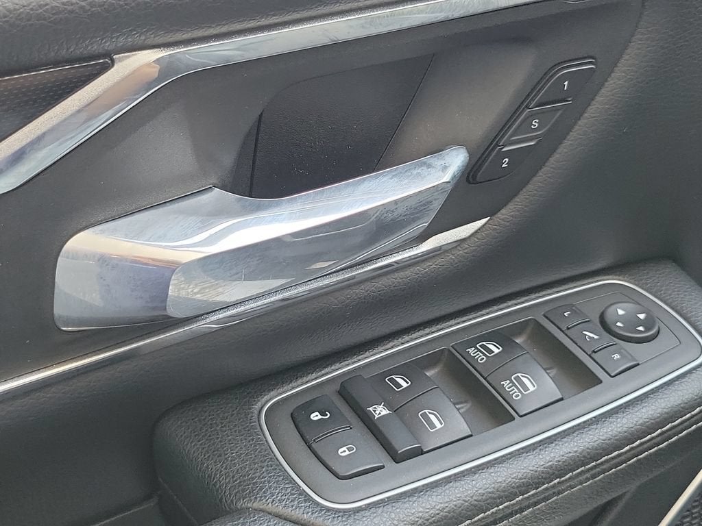 2022 RAM 1500 Laramie Crew Cab 4x4 5'7" Box