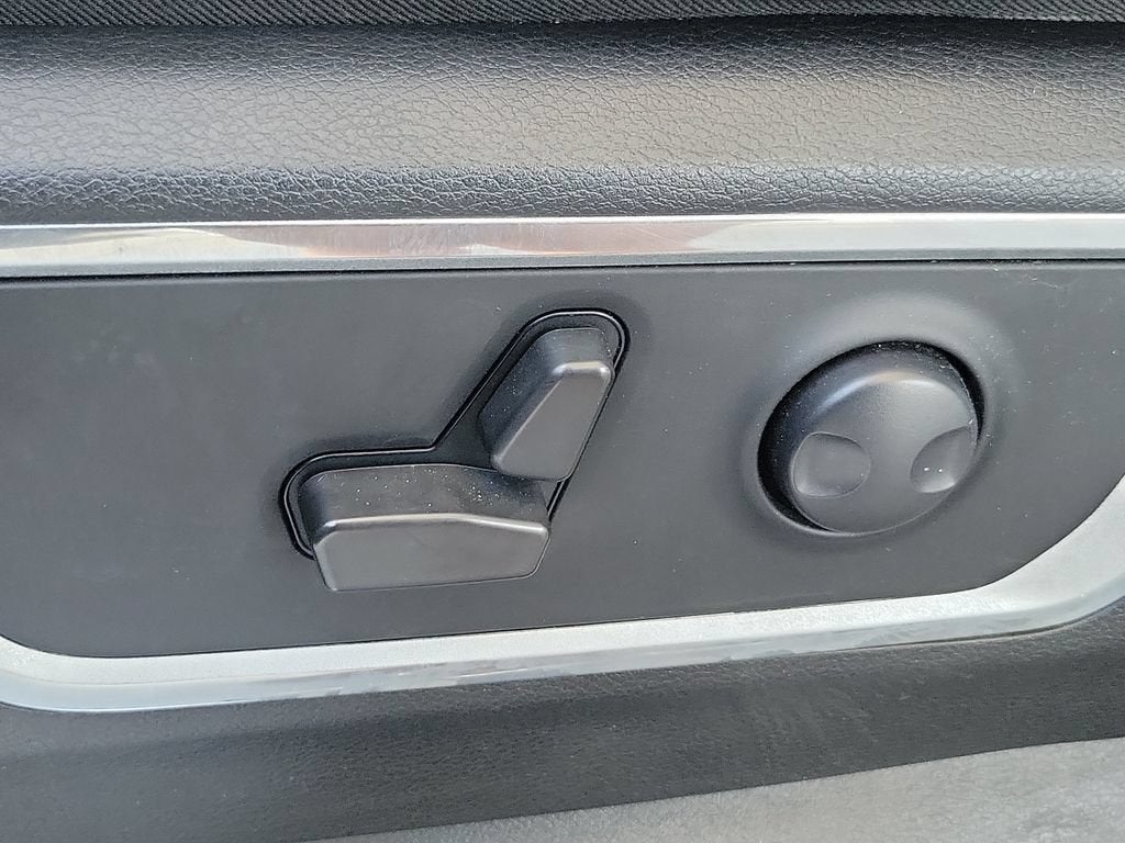 2022 RAM 1500 Laramie Crew Cab 4x4 5'7" Box
