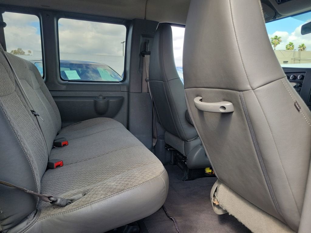 2020 Chevrolet Express Passenger 3500 LS