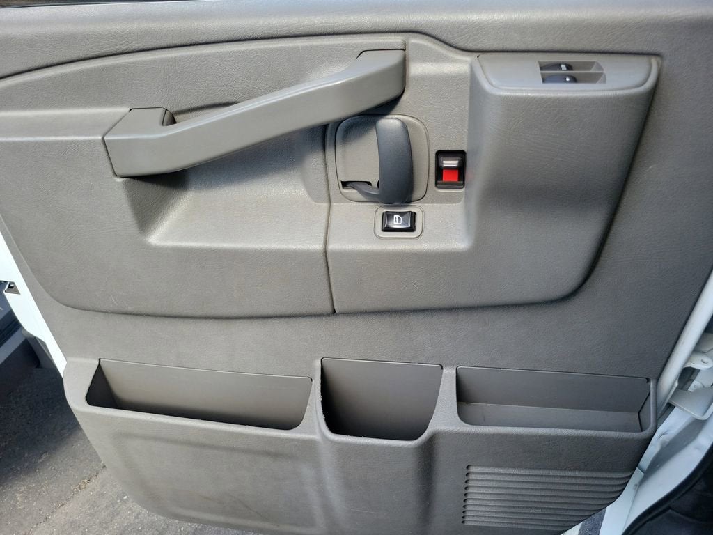 2020 Chevrolet Express Passenger 3500 LS