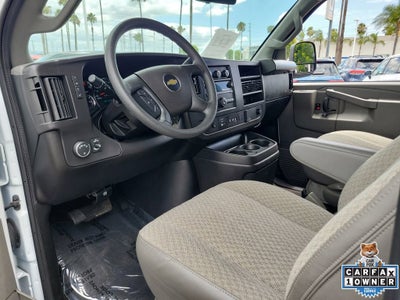 2025 Chevrolet Express Passenger 1LT