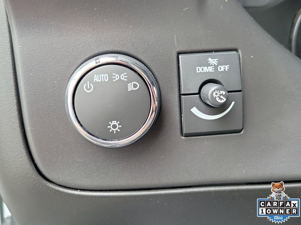 2025 Chevrolet Express Passenger 1LT