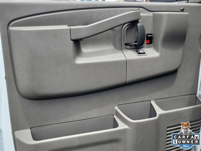 2025 Chevrolet Express Passenger 1LT