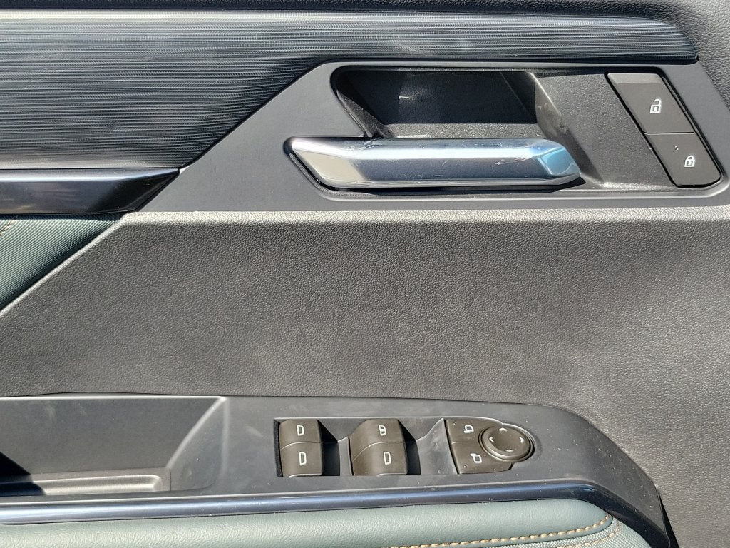 2027 GMC Acadia AT4
