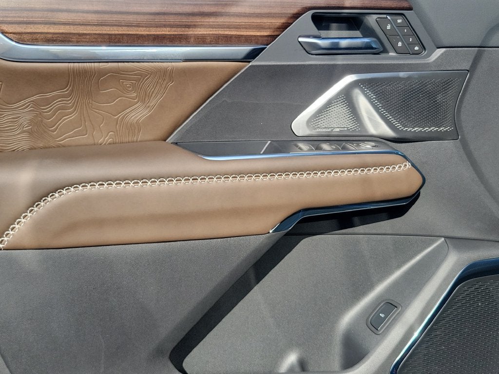 2027 GMC Acadia Denali Ultimate - Photo 11