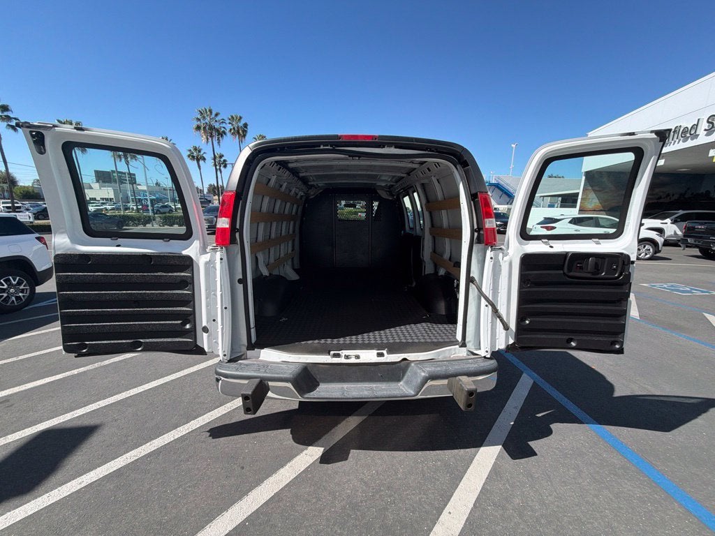 2025 GMC Savana Cargo Work Van