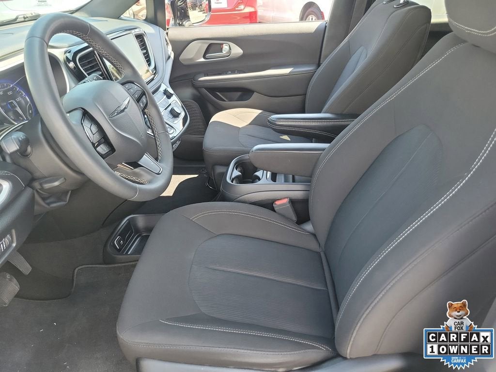 2024 Chrysler Pacifica Touring
