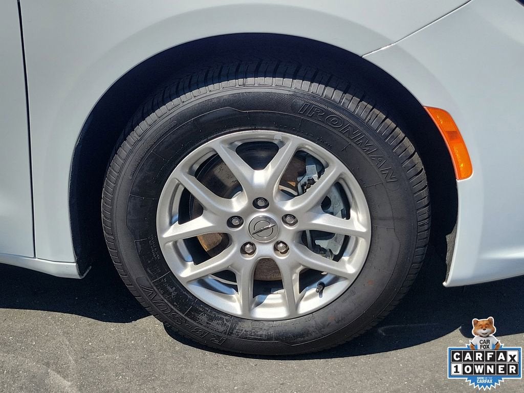 2024 Chrysler Pacifica Touring
