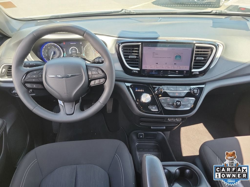 2024 Chrysler Pacifica Touring