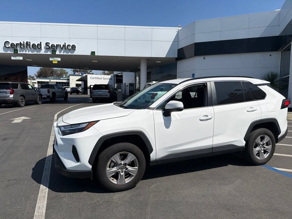 2025 Toyota RAV4 XLE