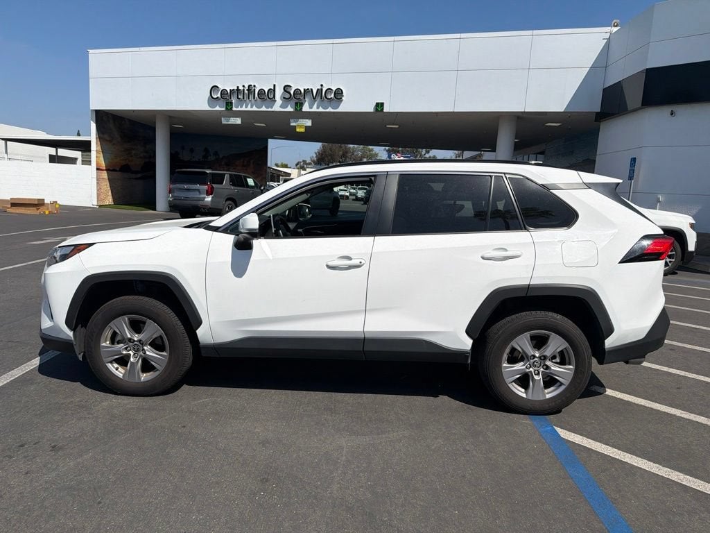 2025 Toyota RAV4 XLE