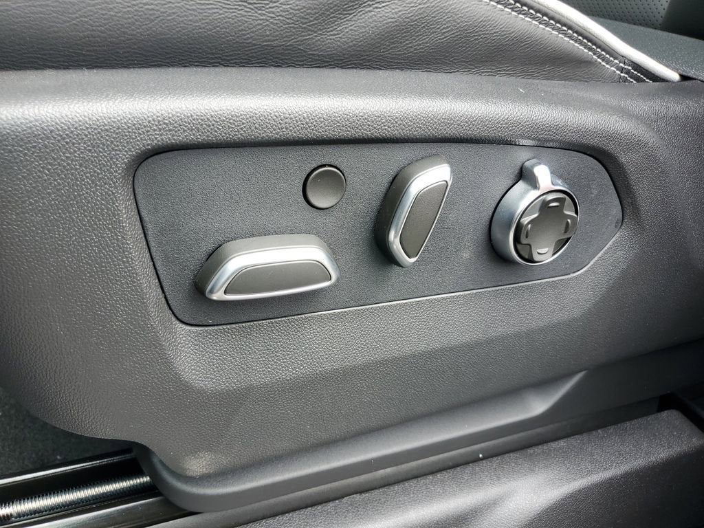 2026 GMC Sierra 1500 AT4X - Photo 9