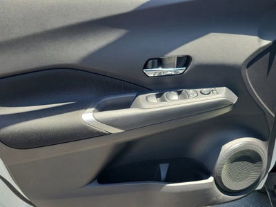 2024 Nissan Kicks SV Xtronic CVT