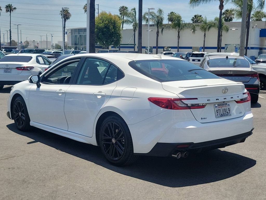 2025 Toyota Camry SE
