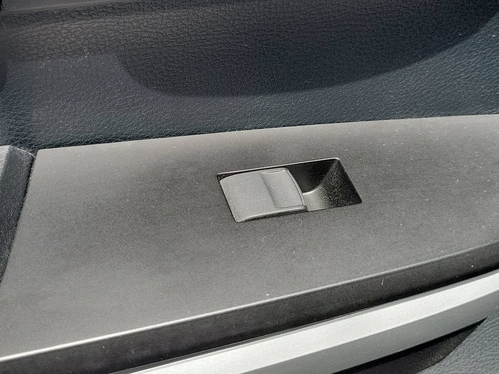 2017 Toyota Tundra SR5 5.7L V8