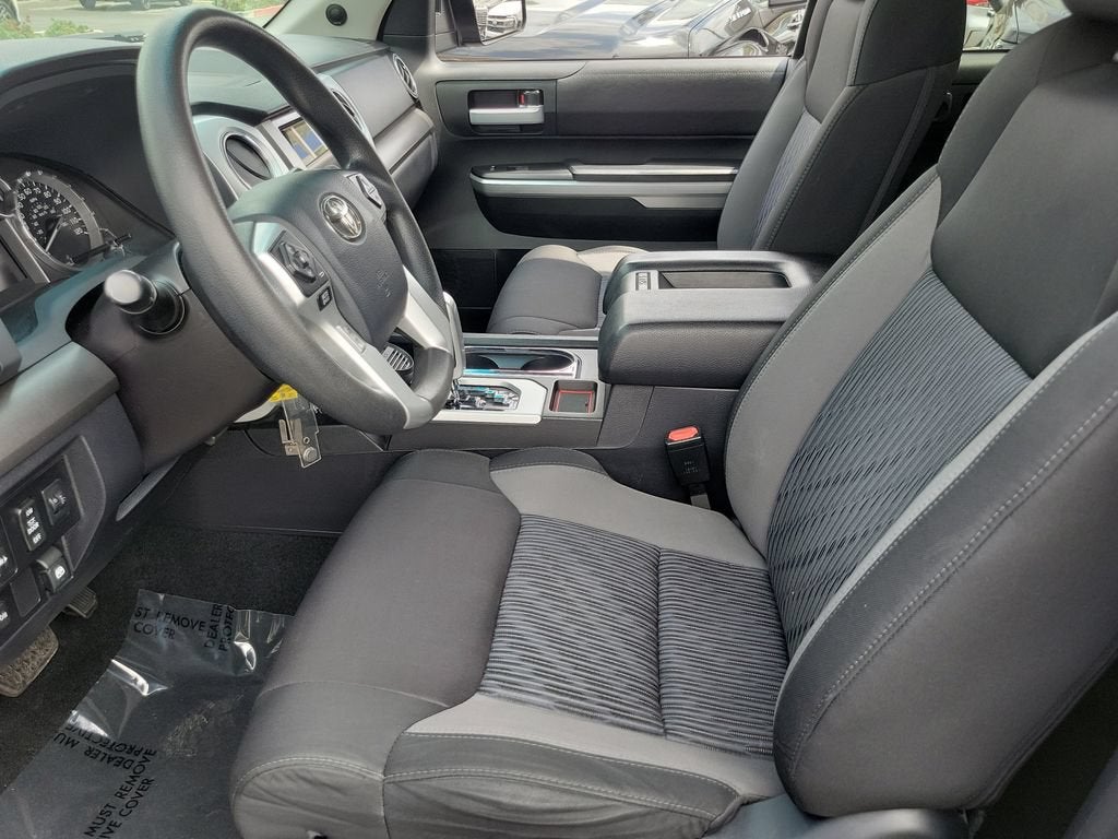2017 Toyota Tundra SR5 5.7L V8