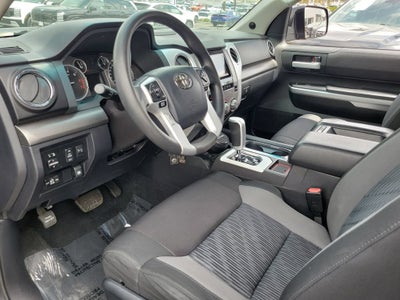 2017 Toyota Tundra SR5 5.7L V8