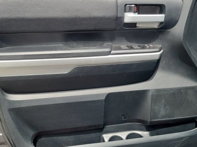 2017 Toyota Tundra SR5 5.7L V8