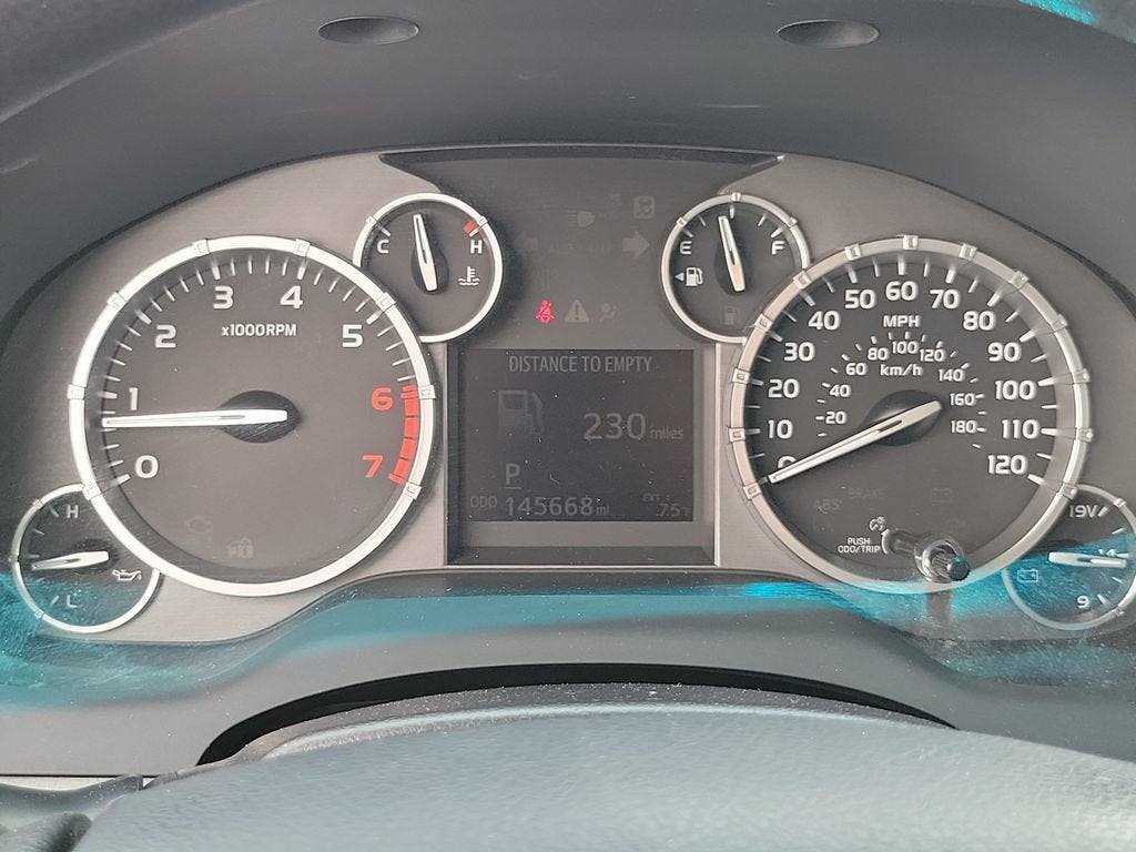 2017 Toyota Tundra SR5 5.7L V8