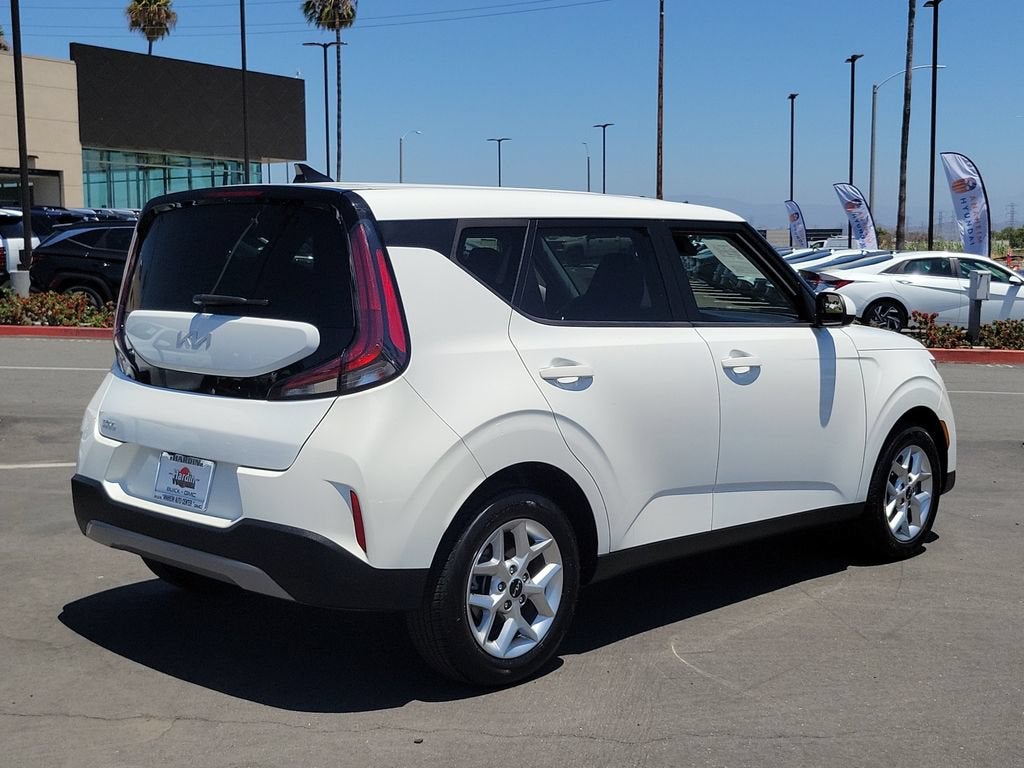 2024 Kia Soul LX