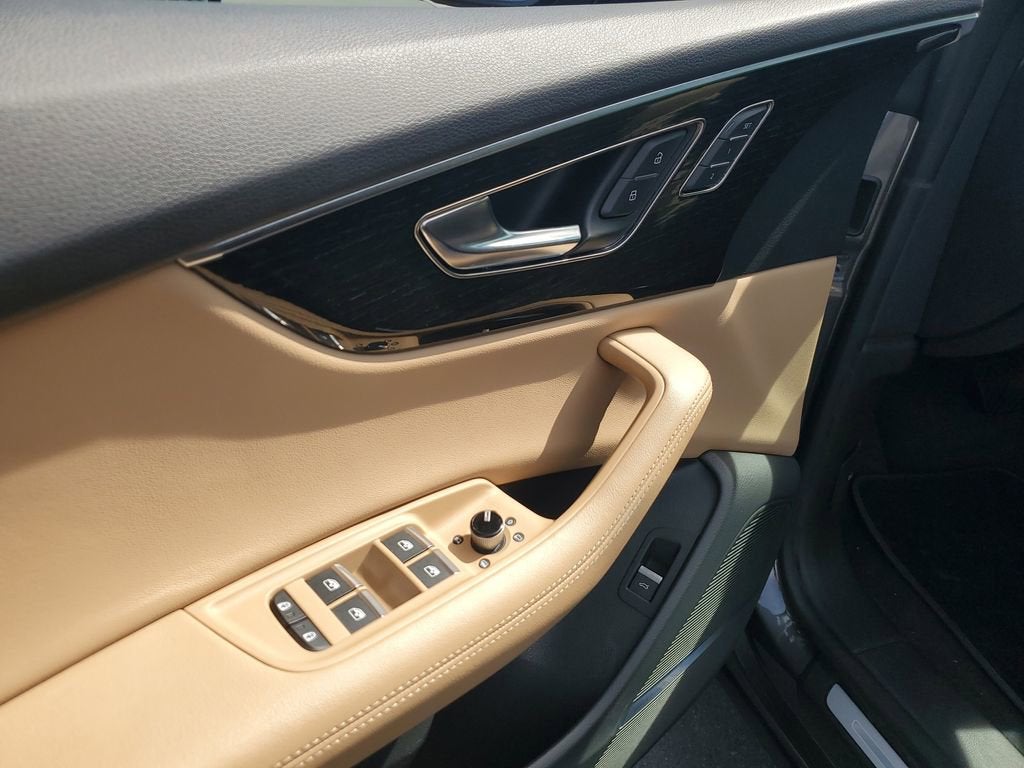 2023 Audi Q8 Premium Plus 55 TFSI quattro Tiptronic