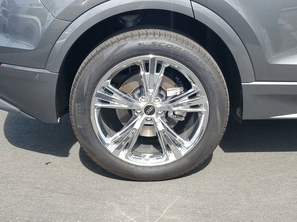 2023 Audi Q8 Premium Plus 55 TFSI quattro Tiptronic